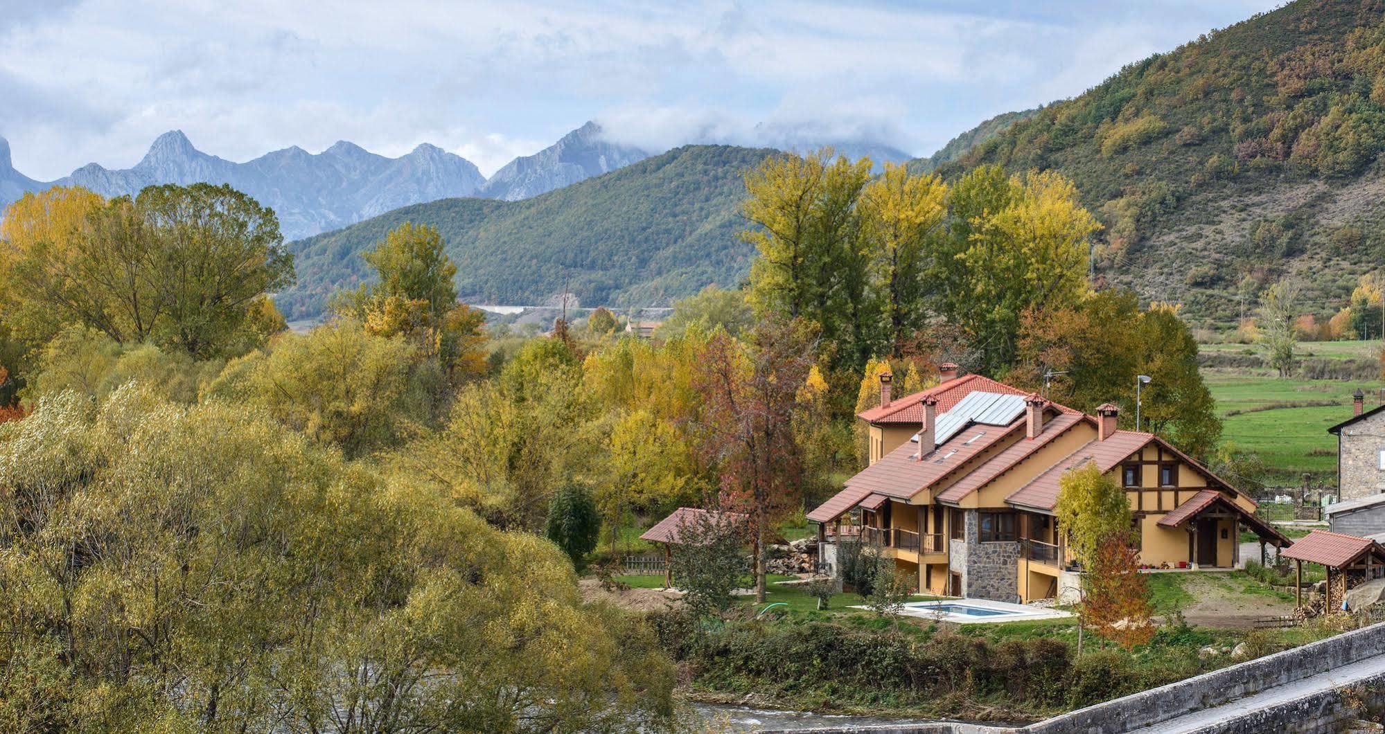 El Casar Del Puente Guest House Boca de Huergano ภายนอก รูปภาพ