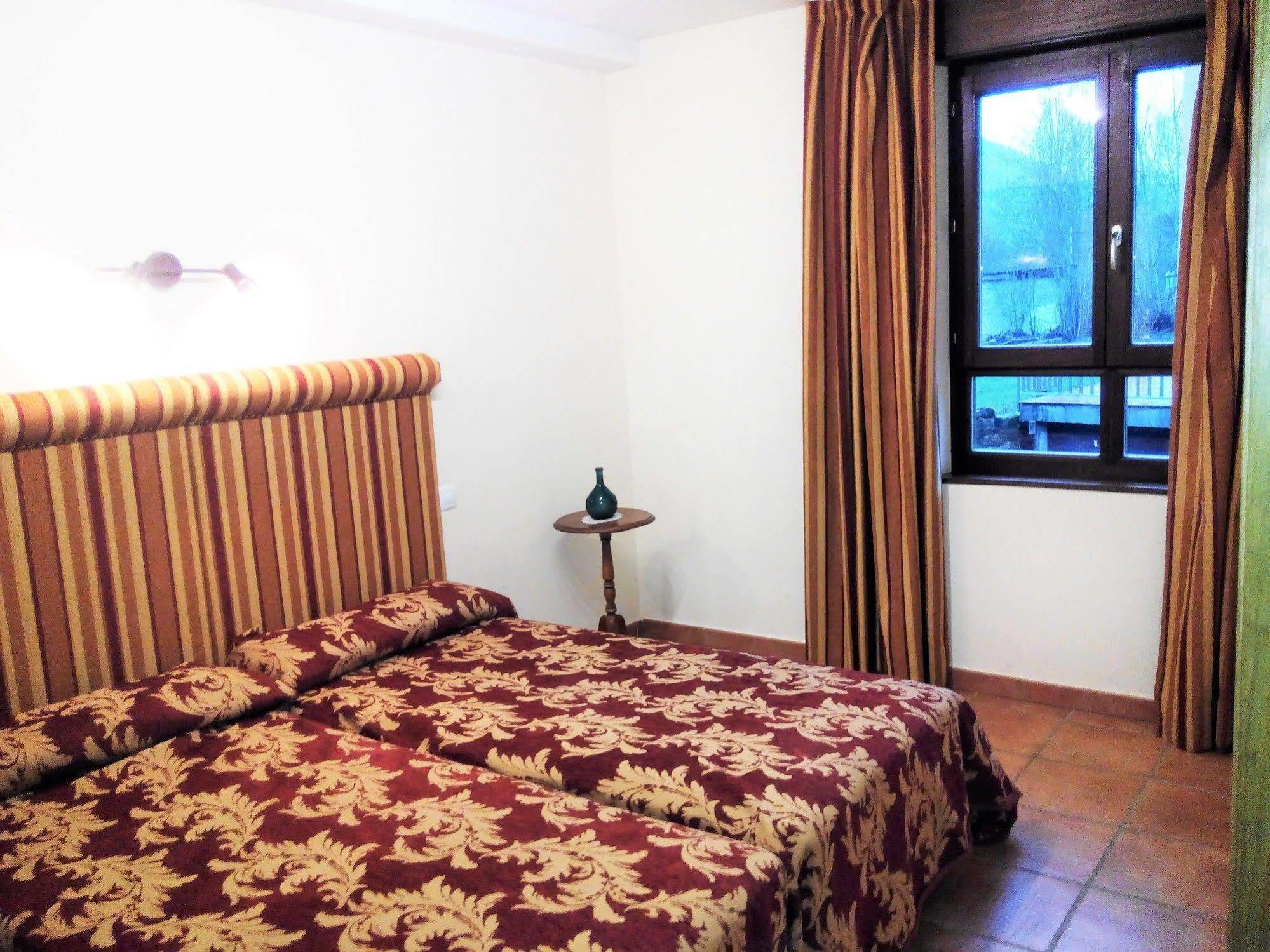 El Casar Del Puente Guest House Boca de Huergano ภายนอก รูปภาพ